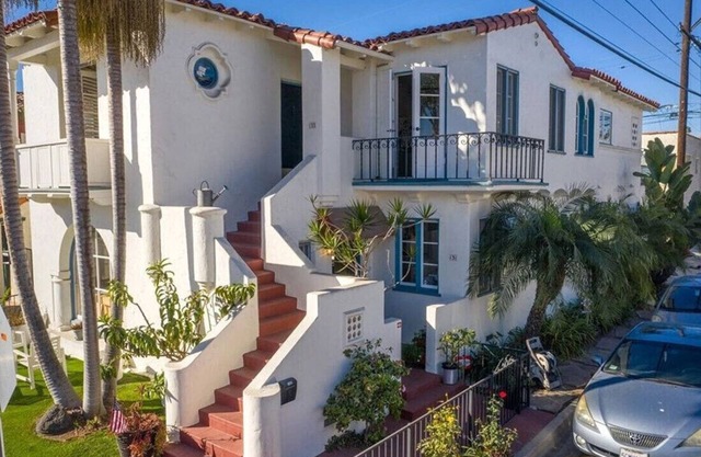 Charming Beach Getaway/Next to Beach & 2nd Street/Lower Unit