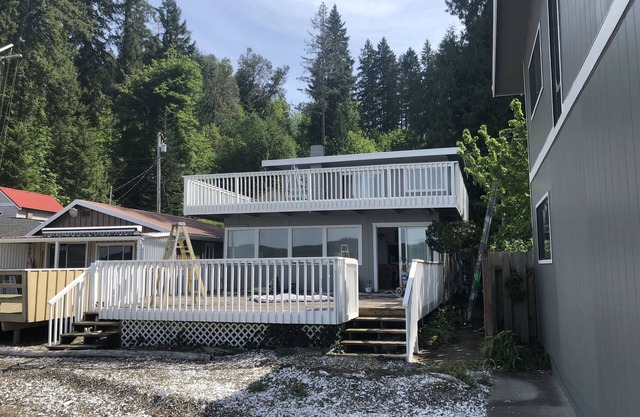Charmantes Strandhaus mit Privatstrand