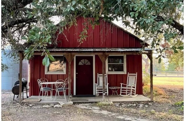 Charming bed & breakfast in Belton with Highland Cows