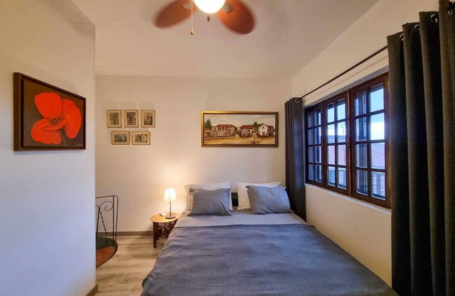 Charming bed & breakfast with WiFi and AC in lovely Bragança