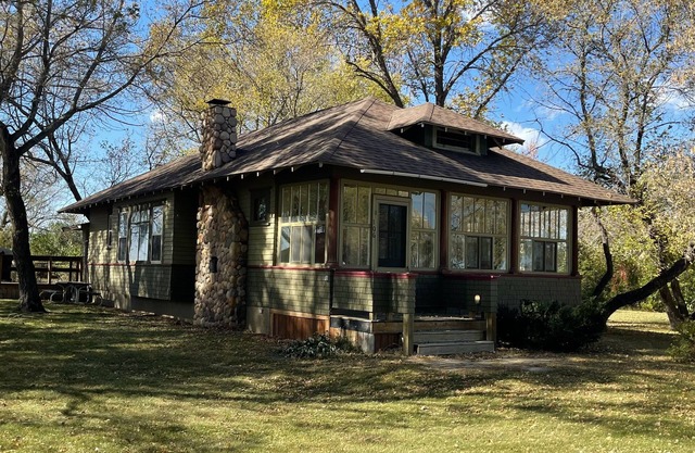 Charming Big D Cottage, in Dawson ND