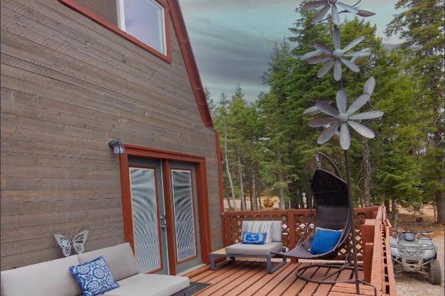 Charming Blue Farmhouse Cabin