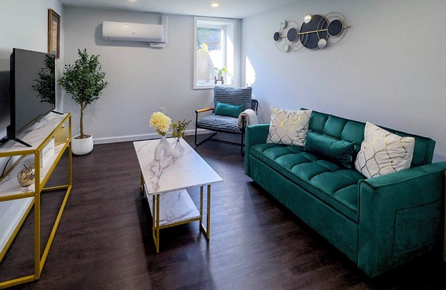 Charming Brand New Apartment with AC in vibrant New Haven-Near Tweed Airport