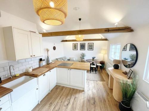 Charming, brand new townhouse near the sea