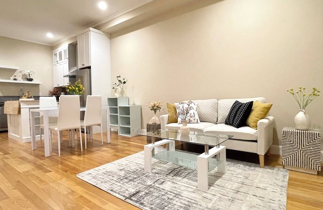 Charming bright 2-bedroom unit in brilliant San Francisco