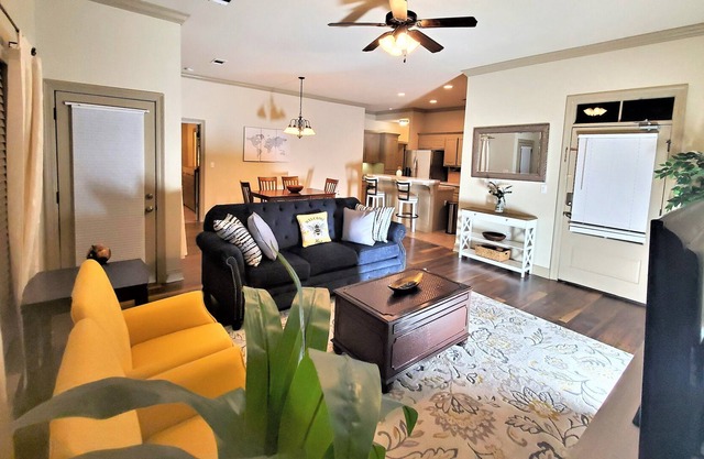 Charming & Bright 4BR Home near L'Auberge, LSU & Downtown!