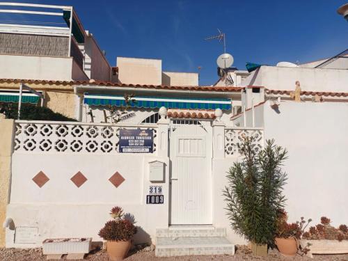 Charming Bungalow in Torrevieja Near La Mata Natural Park