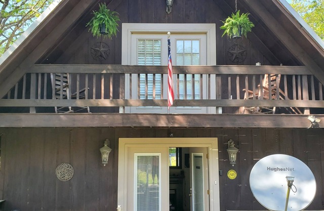 Charming Cabin 5 minutes from Sardis Lake Dam