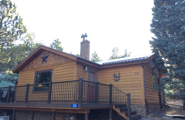 Charmante Hütte in den Kiefern # 3005