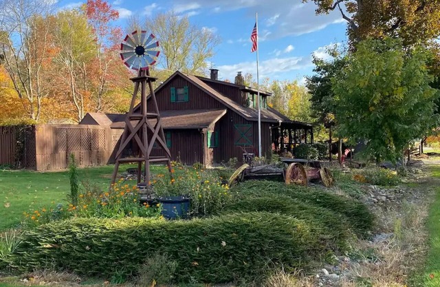 Charming Cabin near 7Springs/Ohiopyle/Fallingwater w/lots of room to spread out