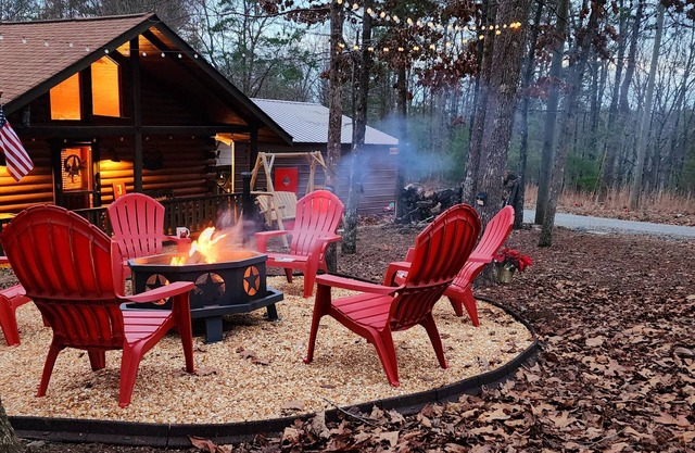 2BR - Charming Mountain Cabin - Chimney & Fire Pit