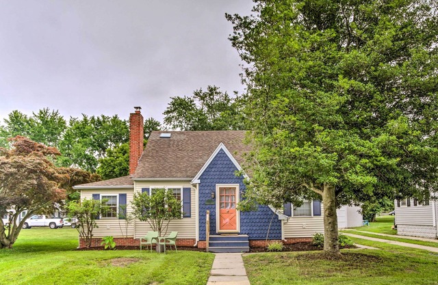 NEW! Cambridge Cottage w/ Private Beach Access!