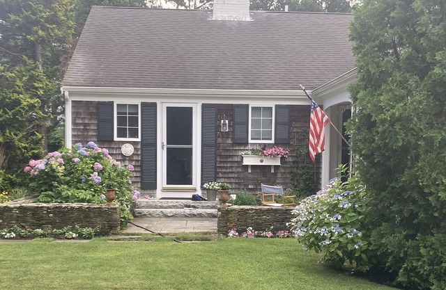 Charming Cape Cod home, minutes to Nantucket Sound