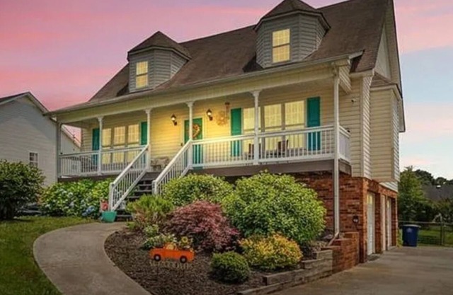 Charming Cape-Cod Retreat in South Winston Salem