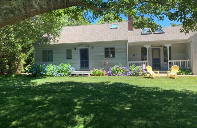 Charming Cape house in Truro, 2 miles from the beach & bike trails.