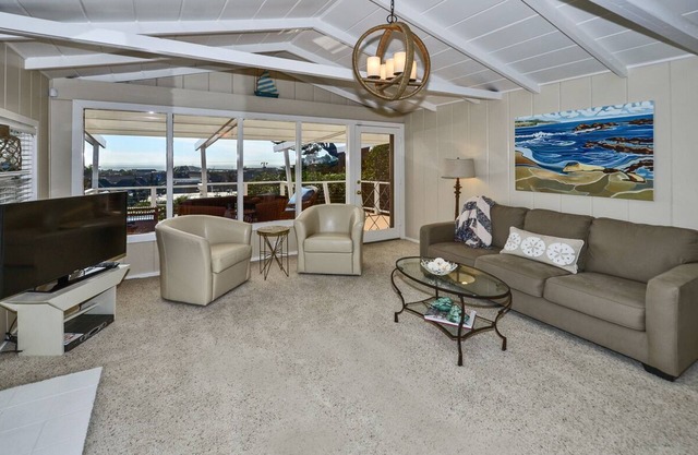 Charming Capitola Start mit Amazing Ocean View Deck - Spaziergang in die Stadt