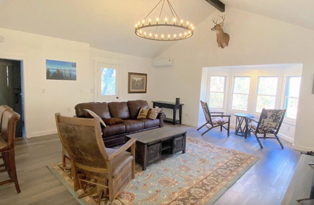 Charming Carolina Cottage Nestled in Blue Ridge Mtns Sapphire, Toxaway, Cashiers