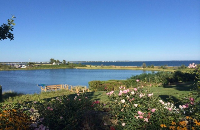 Charming Carriage House am privaten Oceanfront Estate. Last Minute Verfügbarkeit!