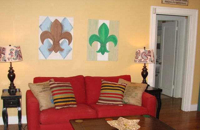 Charming casita, Uptown 1920's Bungalow - Walk to Streetcar