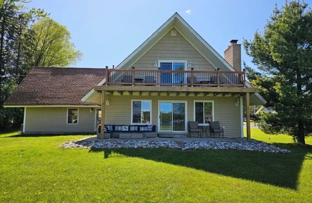 Waterfront Chalet gegenüber von Lakewood Shores Golf