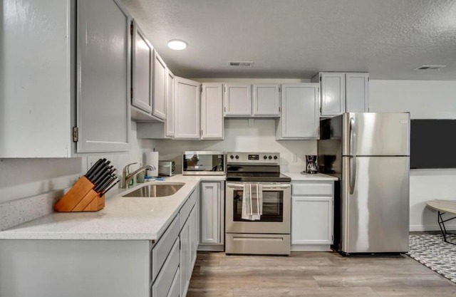 Charming Central Provo Apartment Has WD