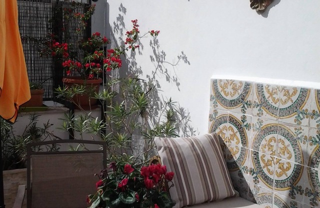 Charmantes, zentrales, ruhiges Loft mit Terrasse und Kamin. Kostenloses Wifi