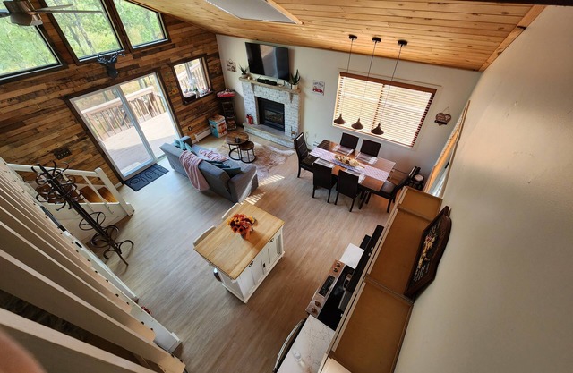Charming Chalet on Masthope Mountain. Close to all mountain amenites.