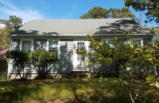 Charming Chatham Beach House; Zu Fuß zum Strand Hardings