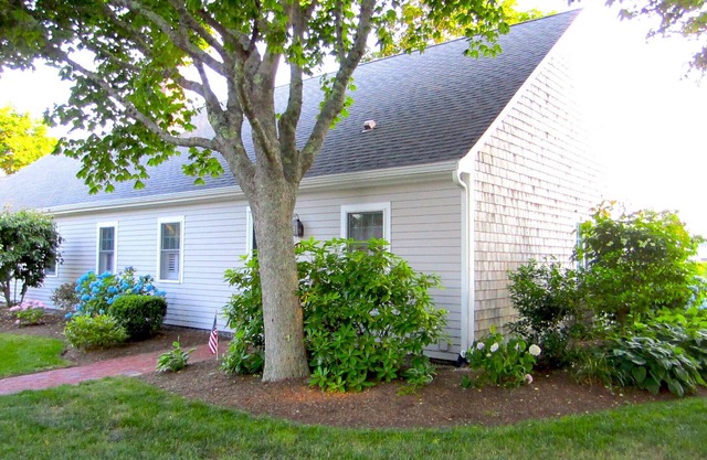Charming Chatham condo - Oyster Pond views, pool, tennis court and water access