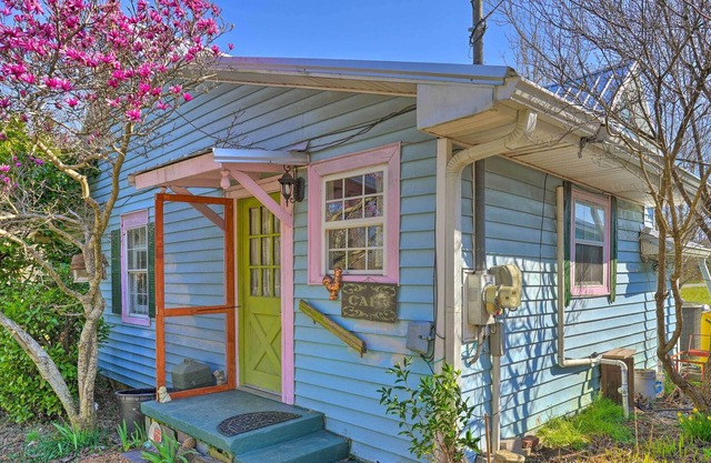Charming Chattanooga Cottage ~ 2 Mi to St Elmo!