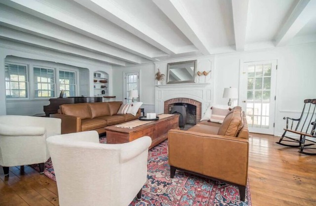 Charming Chautauqua century home w/modern touches