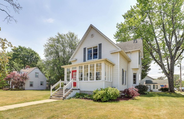 Charming Chesterton Home: w/ Idyllic Location!
