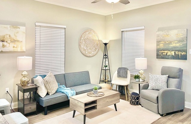 Charming & Chic Bayou Cottage Minutes from NOLA