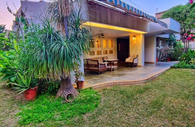 Charming City Center Villa / King Size Beds / Spacious Garden / NRI Friendly