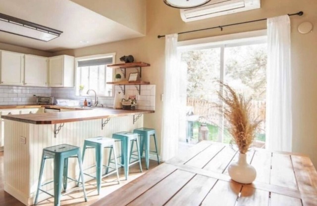Charming & CLEAN 4Bed Family Home w/ 2 En Suites