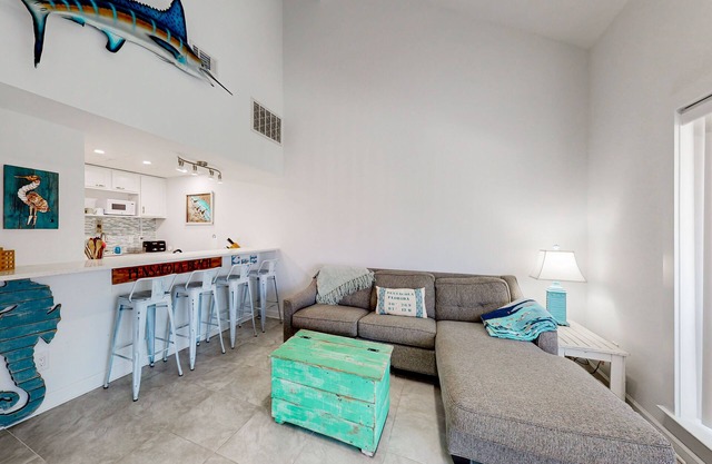 Charming coastal condo with water views, great location, balcony, WiFi, A/C