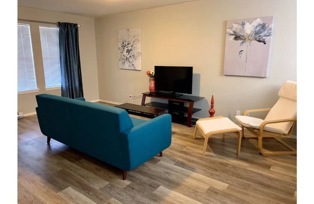 Charming Comfortable Home 30 min of Austin