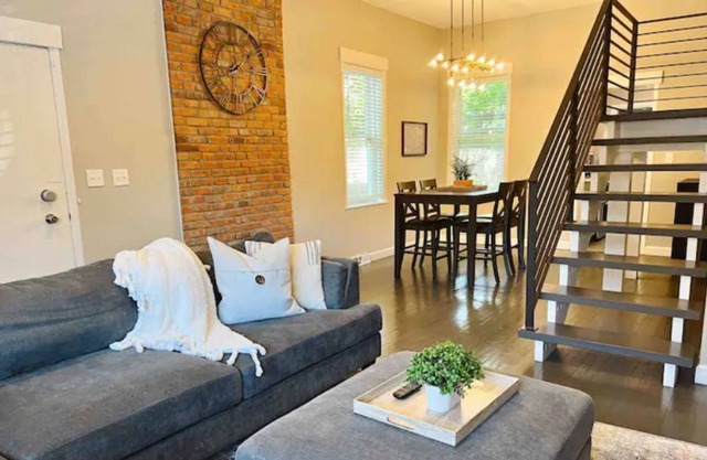 Charming condo in the heart of German Village.