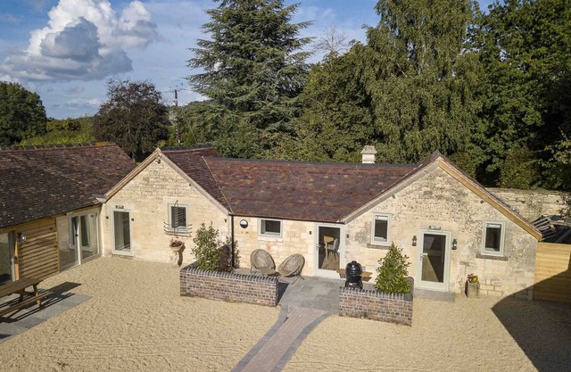 Charming Converted Piggery on Peaceful Cotswold Farm