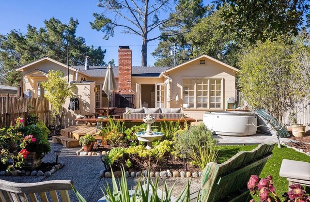 Charming Cottage in Downtown Carmel - Large Backyard with Hot Tub