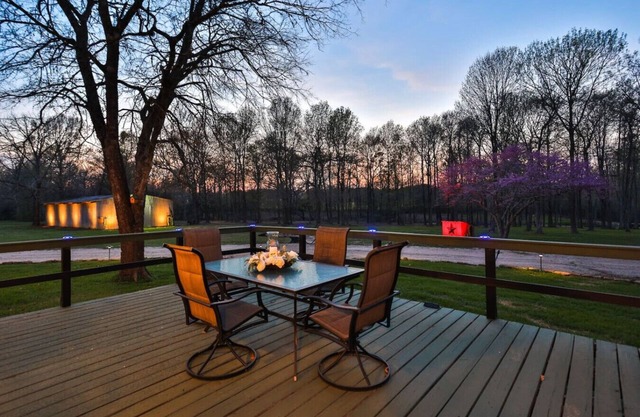 Charming Cottage 7+ Acres & Pond