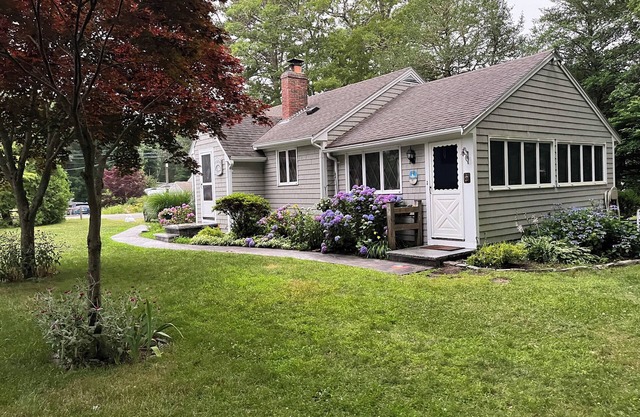 Charming Cape Cod Cottage - luftig, hell und friedlich