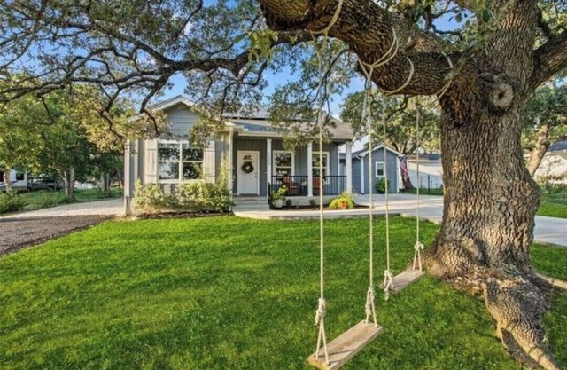 Charming cottage centrally located in the heart of Blanco Texas.