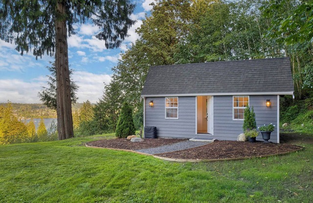 Charming Cottage in Serene Poulsbo with WiFi access