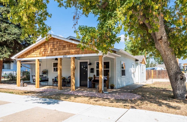Charming cottage located in historic downtown Louisville.