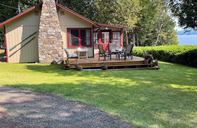 Charming Cottage on Lake Champlain