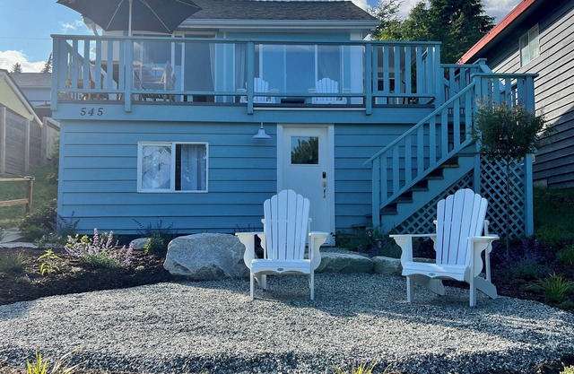 charming cottage suite perched just above the heart of Lower Gibsons