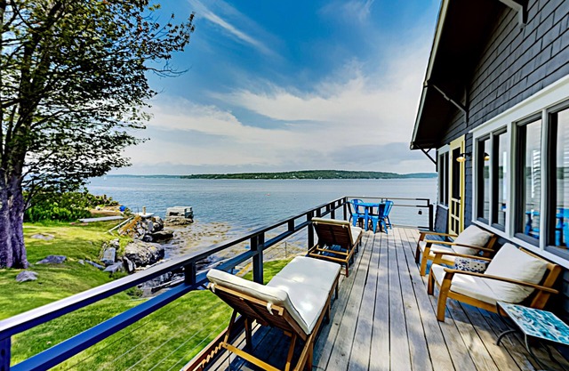 Charming Cottage: Deepwater Dock, Panoramic Linekin Bay Views, Near Village