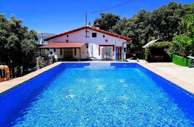 Charmantes Ferienhaus mit eigenem Pool zum Entspannen-Schöne Aussicht auf die Berge