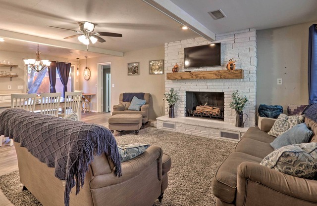 Charming Cottage With Tonto National Forest Views!